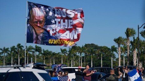 중간선거 불안한 트럼프 “美선거는 조작” 지지층 결집 꾀해