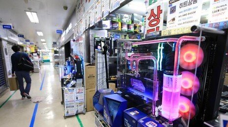 고공행진 램값에 안쓰는 컴퓨터 뜯는다…“비싼건 유럽 왕복권 수준”