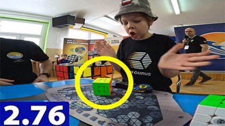 9살 큐브 신동 ‘3초 벽’ 허물었다…“세계 최초 2.76초 진입”