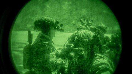 美, 최정예 ‘그린베레’-韓 특전사 야간 공중강습 훈련 공개