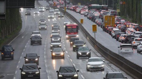 ‘15일 오전 귀성-17일 오후 귀경’ 피하세요…설 정체 극심할 듯