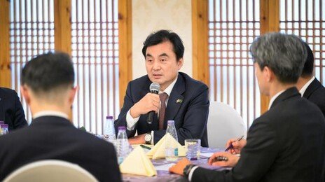 안규백, 박충권 ‘김정은 심기 보좌’ 발언에 “망언 사죄하라”