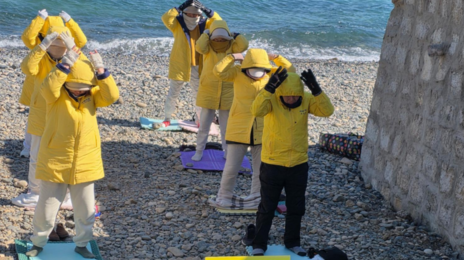 “노란 무리 中 노래 틀고 큰 절”…종교 단체 관광지 수련에 시끌
