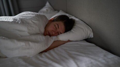 늦게 자는 ‘저녁형 인간’, 심혈관 질환 위험 ‘쑥’…여성이 더 취약