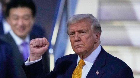 트럼프 엄포에… 美갤럽, 지지율 조사 안한다