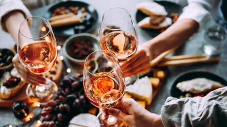 김부장 “위하여!”할때 정대리 ‘#오운완’…술 외면하는 2030