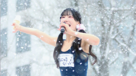 “먹고살기 힘드네” 日 삿포로 눈 축제 ‘수영복 아이돌’ 논란