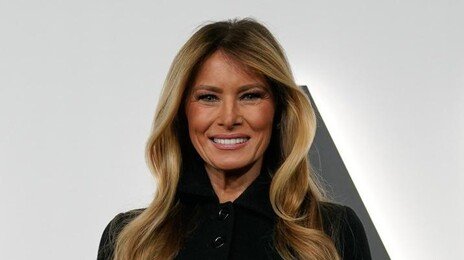 멜라니아 덕에, 우크라-러 아동 6명 집으로