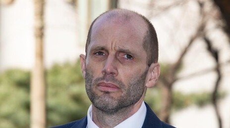 로저스 쿠팡 대표, 66억 규모 성과조건부 주식 보상…전년比 43%↓