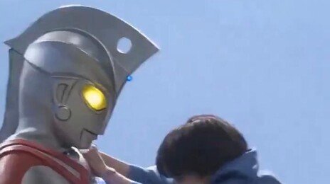 中 AI로 만든 ‘울트라맨-다카이치 격투 영상’…日 “저작권 침해”