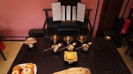 상다리 휘어지는 차례상? “그건 제사상…차례·제사 구분해야”