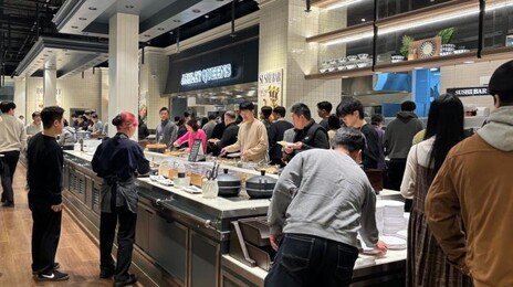 20만원 파인다이닝 ‘만석’ 가성비뷔페도 ‘부활’…외식시장도 ‘K자형 소비’ 뚜렷