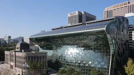 공익봉사 전념하라고 年 7500만원 줬는데…서울시의원 10명 중 4명은 겸직