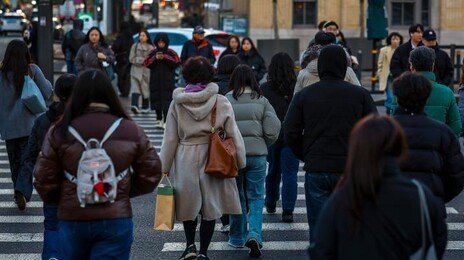 직장인 평균 연봉 4500만원?…절반은 한달 300만원 못 번다