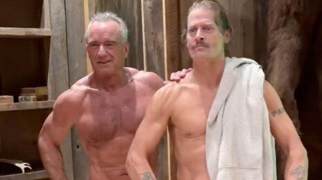 72세 美보건장관, 웃통 벗고 운동뒤 냉수목욕…노익장 과시 왜?