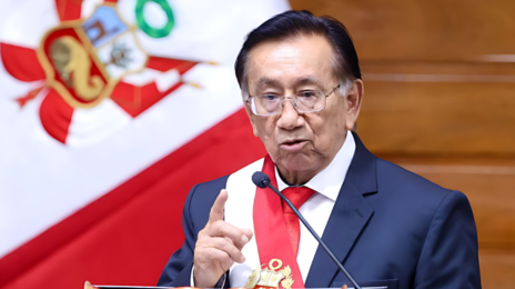 탄핵 혼란 속 페루…임시 대통령 ‘교사-제자 관계 허용’ 발언 논란