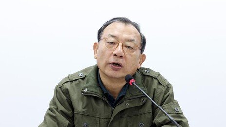 ‘야상’ 입은 국힘 공관위장 “현직 도지사, 경쟁력 낮은데 나오려 해”