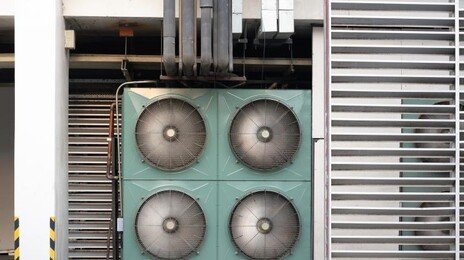 “화나서 그랬다”…3층 옥상서 에어컨 실외기 던진 30대