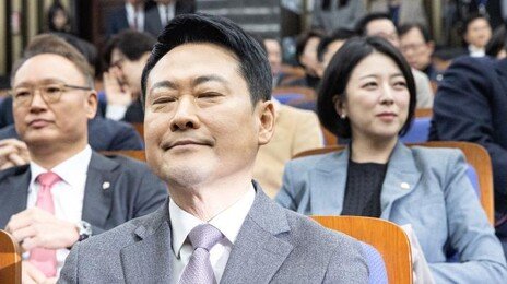 국힘 지도부 ‘입틀막 의원총회’ 유도 논란…당명 개정 중단 여부도 결론 못 내