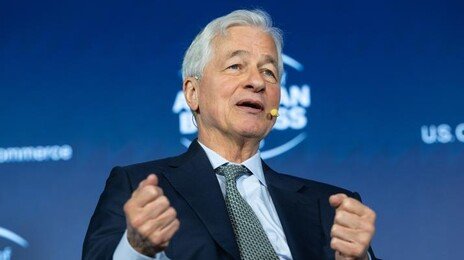 “2008년과 닮았다”…JP모건 CEO “은행들 멍청한 대출 시작” 경고