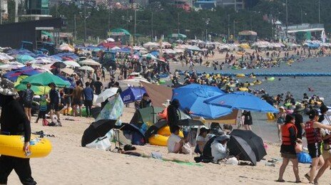 인구감소지역 20곳, 외지인이 돈 더 많이 썼다