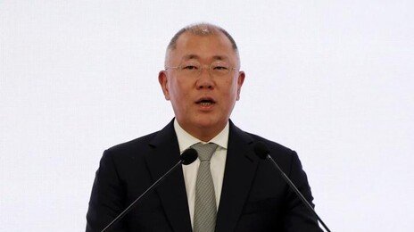 “소방관 안전 지키는 팀원 되길” 정의선 현대차 회장, ‘무인 소방로봇’ 직접 기증