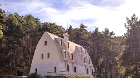 120년 된 숲속 외딴집, 알고보니 ‘가우디’ 작품이었다