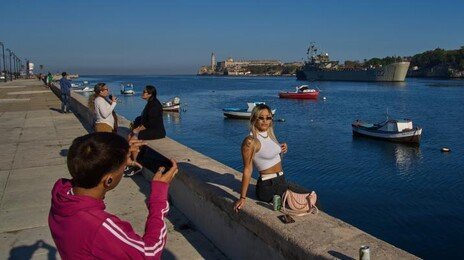 쿠바, 영해 침범한 美고속정에 발포 4명 사살…美 “정부와 무관”