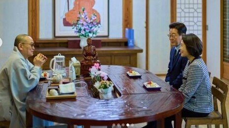 송광사 방문 李 대통령 내외…“고요함 속 다시 힘 얻어”