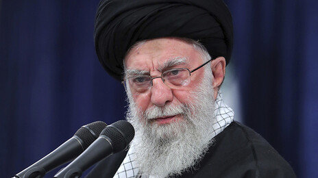 하메네이, 집무실 비워 공습 피해…“최근 암살 시도 걱정”