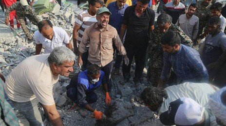 교실서 수업 듣다 참변…이란 초교 폭사 148명으로