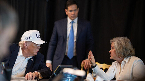 “이란, 몇달내 핵무기 12개 만들 수준”… 트럼프, 협상중 기습 공격