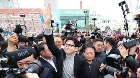 국힘 당권파, 친한계 8인 윤리위 제소…“한동훈과 대구 동행”