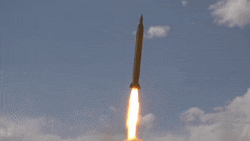 이란, 이스라엘에 장거리 미사일 ‘가드르’, ‘에마드’ 발사