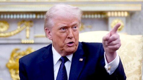 트럼프 “호르무즈 유조선 美해군이 호위”…유가 급등에 대응