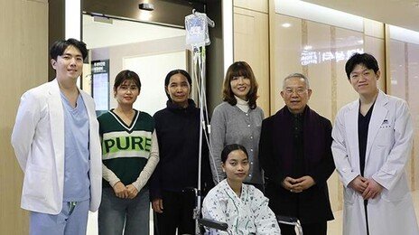 평생 못 걷던 캄보디아 20대女, K의료 덕에 새삶