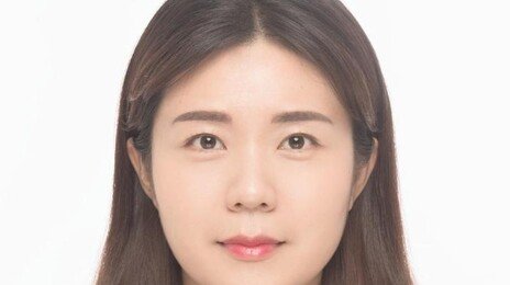 11층 창문에 걸터앉은 10대…귀가하던 경찰이 생명 구했다