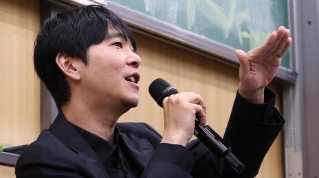 ‘알파고 10주년’ 이세돌 “AI, 그냥 신이다…인간 능력으론 한계”