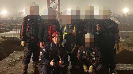 “크레인 올리고 요구르트 팔고”…사무실 아닌 현장 택한 청년들