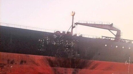 호르무즈 통과 유조선 하루 50척 → 0척… 선박들 기름 실은채 대기