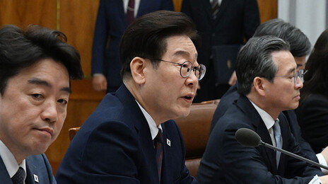 李 “석유 최고가격제 신속 과감히 시행…최악 상황도 염두에”