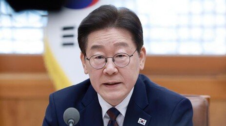 李 “개혁하자고 초가삼간 태우면 안돼” 檢개혁 정부 주도 못박아