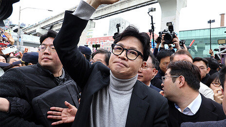 한동훈 “尹 복귀 반대 결의?…어차피 감옥 있는데 그게 절연인가”