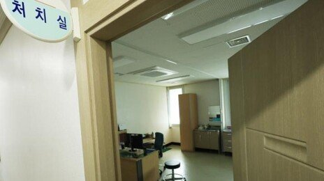 [사설]공보의 전역 450명에 신규 90명뿐… 텅 빈 보건소 어찌 하나