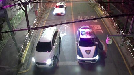 “바퀴 터진 차 운전엉망”…만취 30대女 15분 추격해 잡은 택시기사
