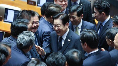 李대통령, 與 초선들과 만찬 회동…‘검찰 개혁’ 내홍 중대 변곡점