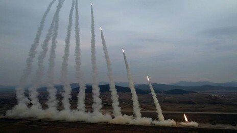 北, 트럼프 ‘러브콜’ 직후 미사일 무더기 발사…韓전역 사정권