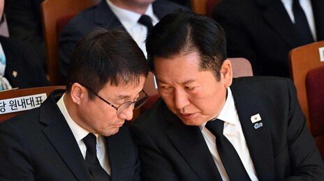 ‘김어준 조치’ 미적대는 與지도부… 친명 “정청래 친분 탓” 반발