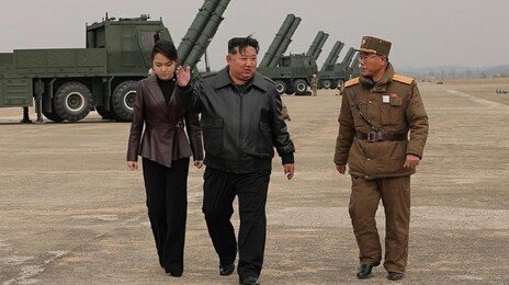“김정은 나와 대화 원하나” 물은 트럼프, 보좌관에 北관련 지시도