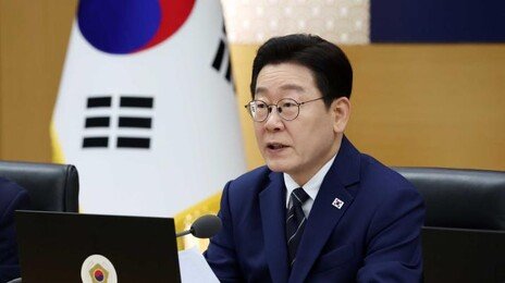 중동전 비상대응 주문한 李 “차량 5·10부제 등 대책 수립하라”